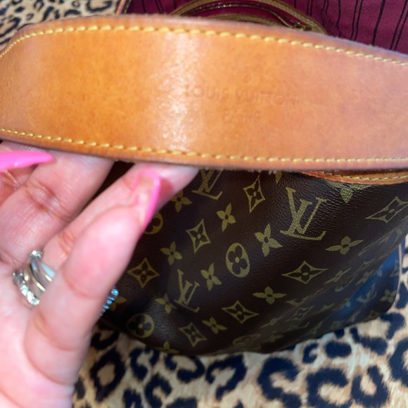 Authentic Louis Vuitton MM Pivoine - Picture 8 of 13